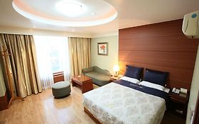 Lake Tourist Hotel